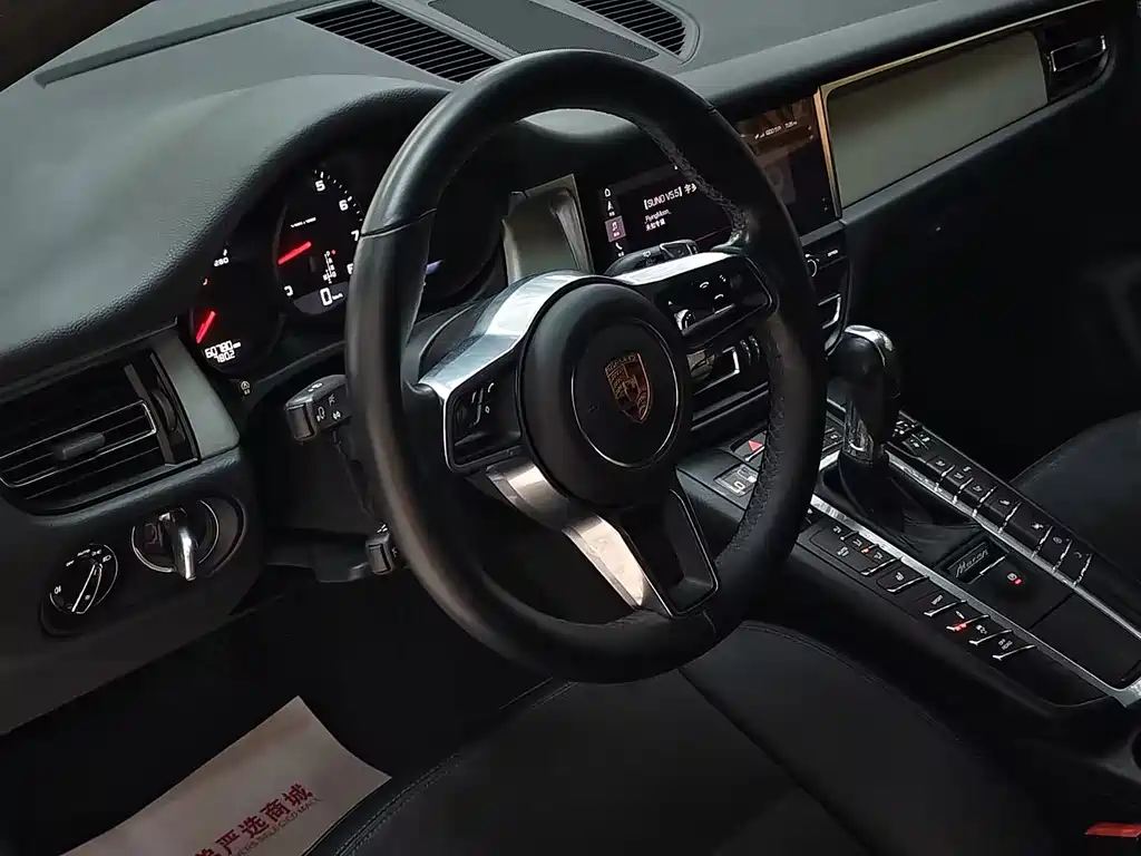 Porsche Macan 2019 — фото 19