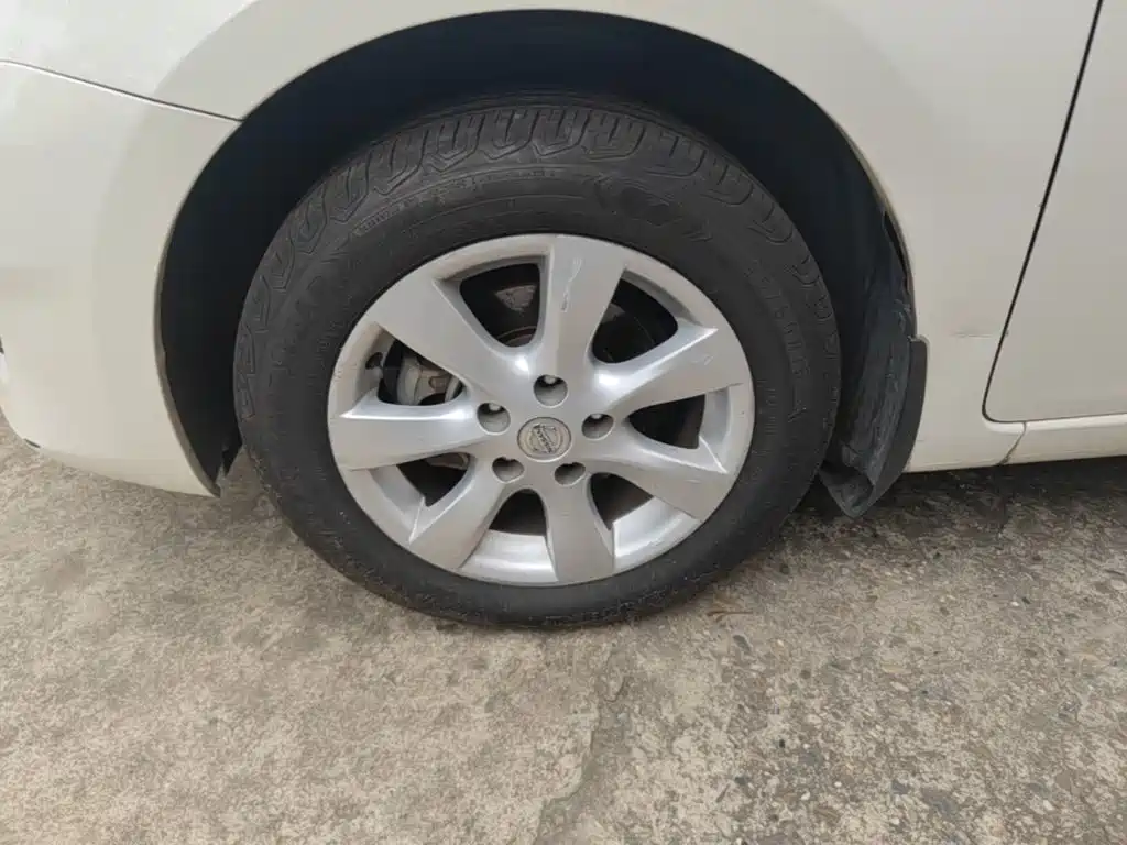 Nissan Tiida 2015 — фото 23