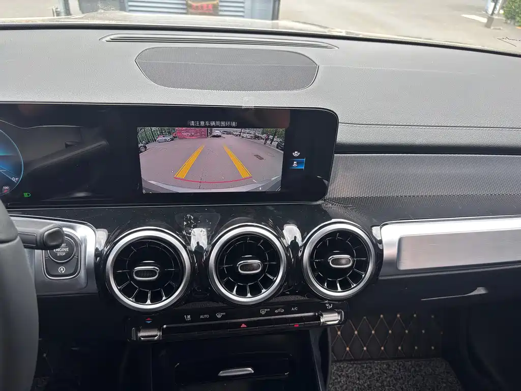 Mercedes-Benz GLB 2023 — фото 13