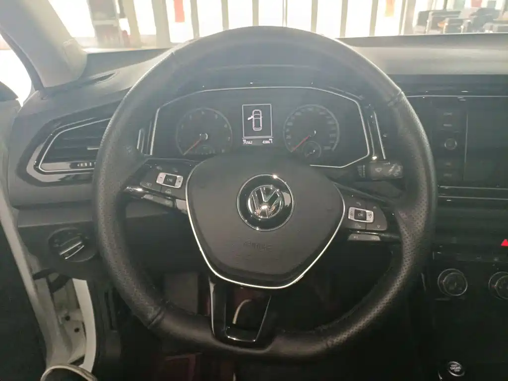 Volkswagen T-Roc 2019