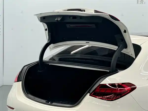 Mercedes-Benz C-Class 2024