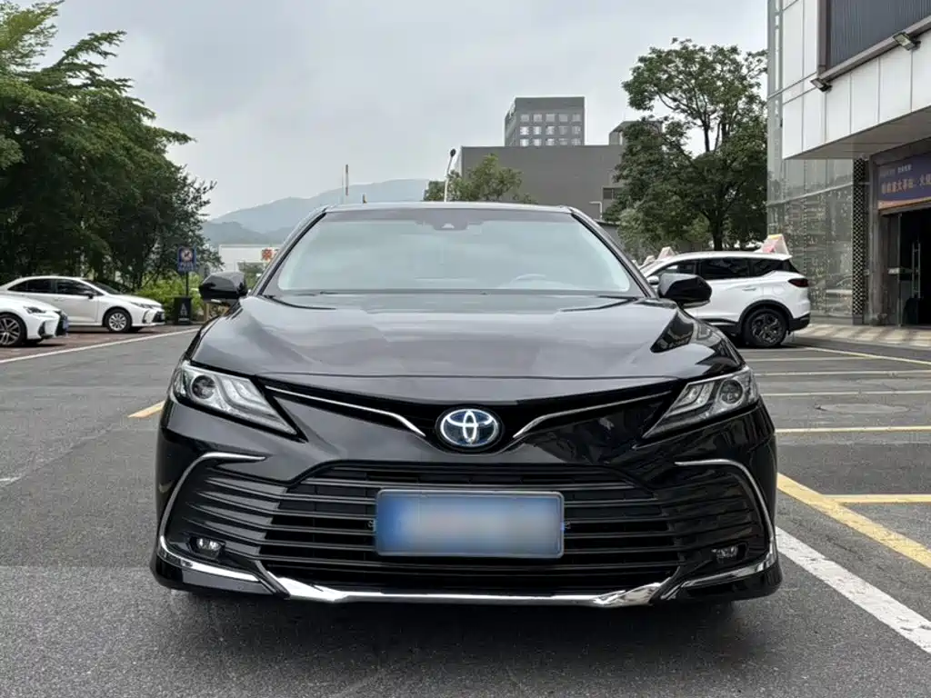 Toyota Camry 2024 — фото 23