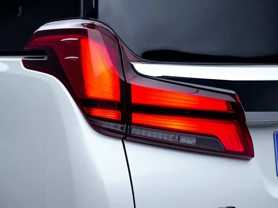 Toyota Alphard 2020 — фото 7