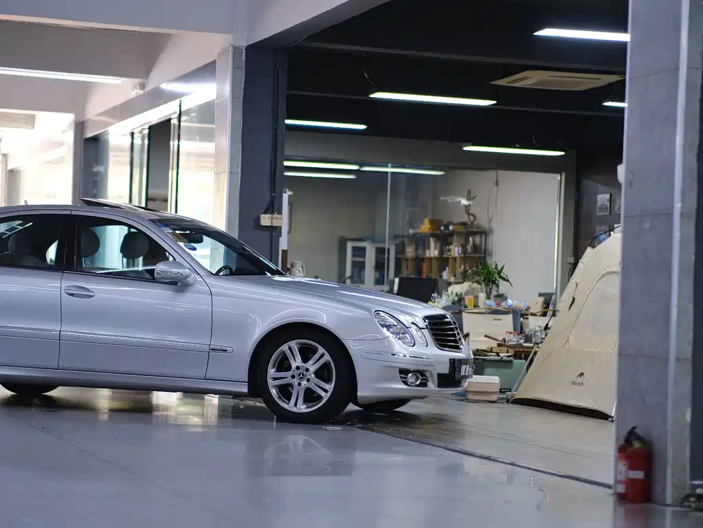 Mercedes-Benz E-Class 2009