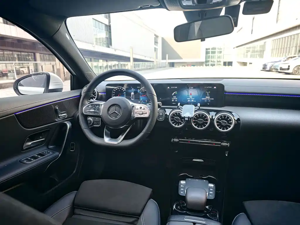 Mercedes-Benz A-Class 2023 — фото 19