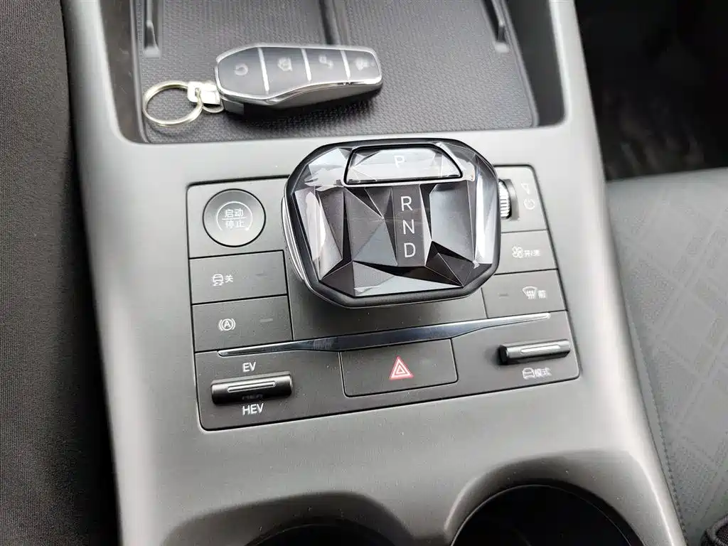 BYD Qin PLUS 2025 — фото 14