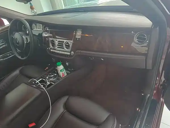 Rolls-Royce Ghost 2015