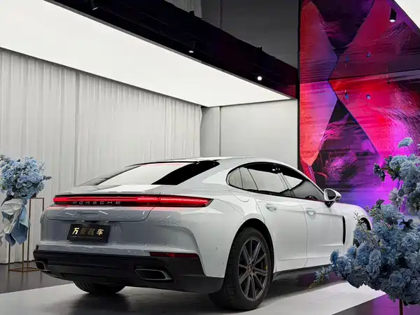 Porsche Panamera 2024