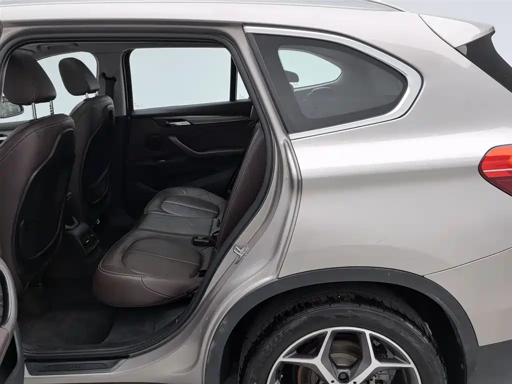 BMW X1 2018 — фото 15