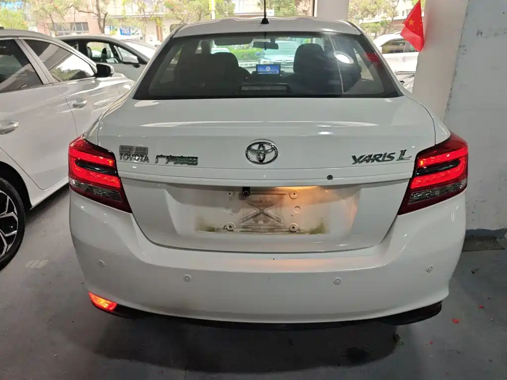 Toyota Yaris L 2021