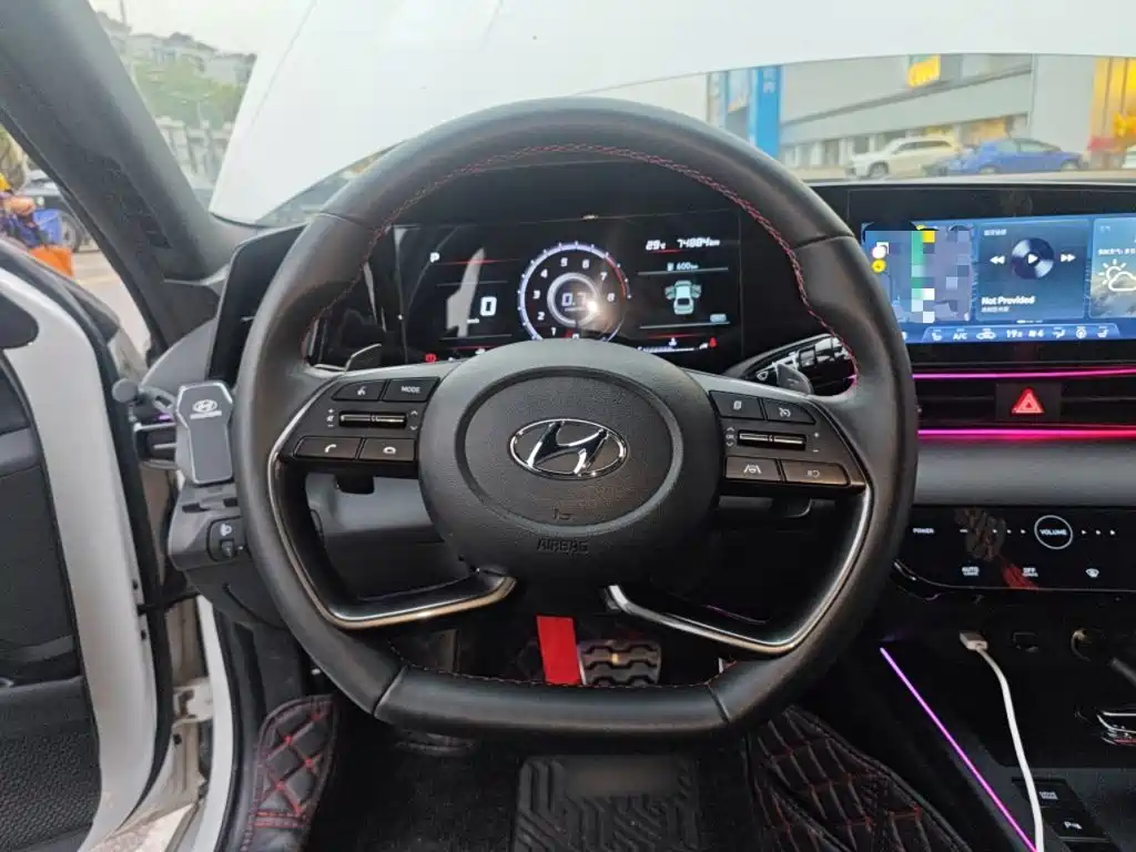 Hyundai Elantra 2023