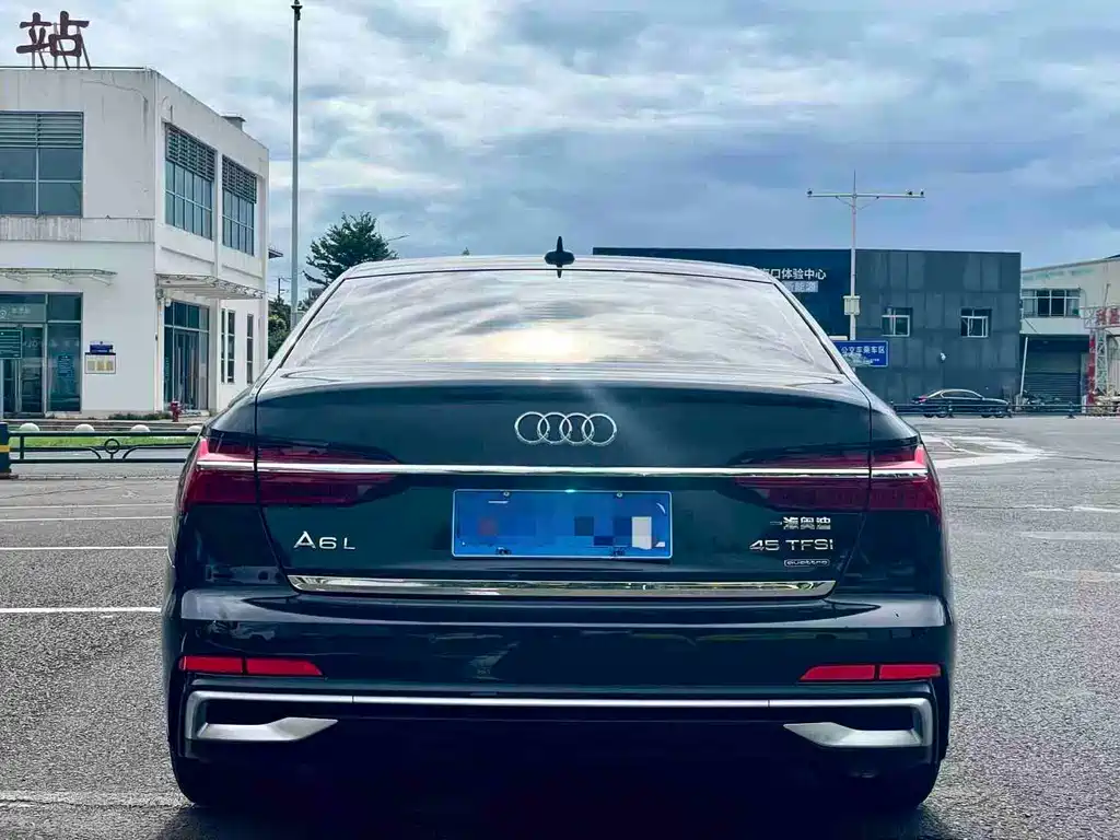 Audi A6L 2023