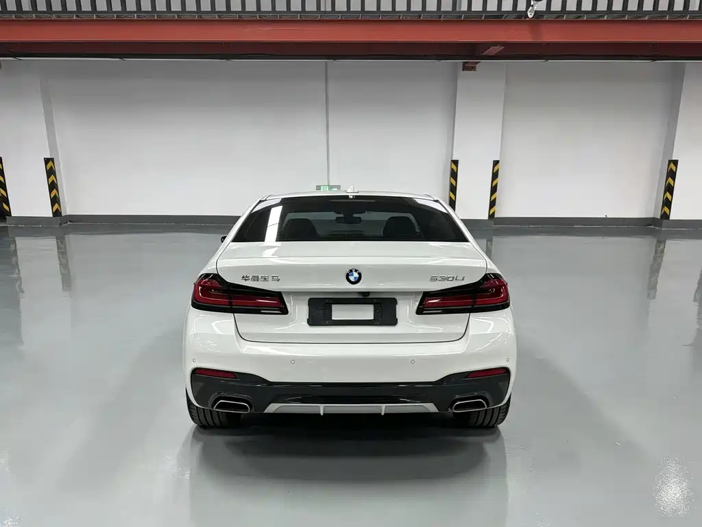 BMW 5 Series 2023 — фото 15