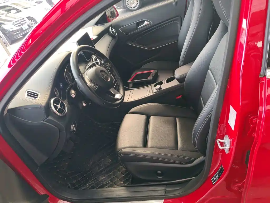 Mercedes-Benz GLA 2017 — фото 11