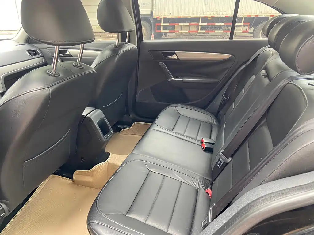 Volkswagen Lavida 2013