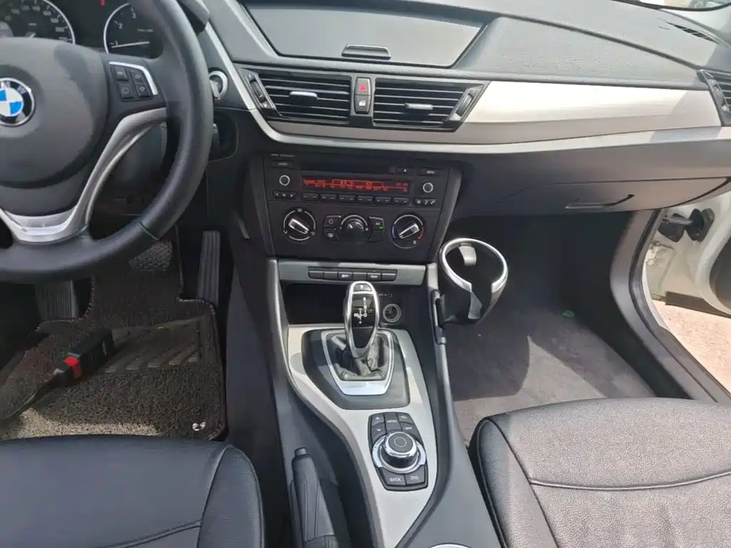 BMW X1 2014 — фото 10