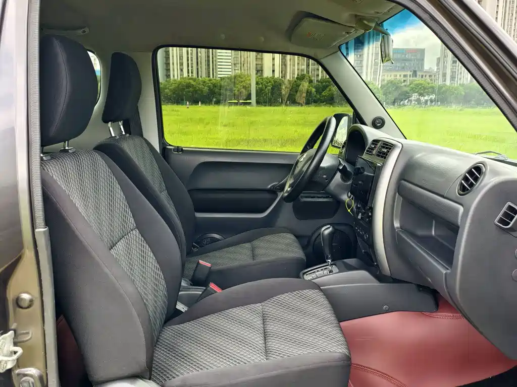 Suzuki Jimny 2016 — фото 26