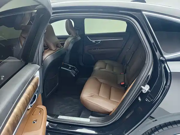 Volvo S90 2022