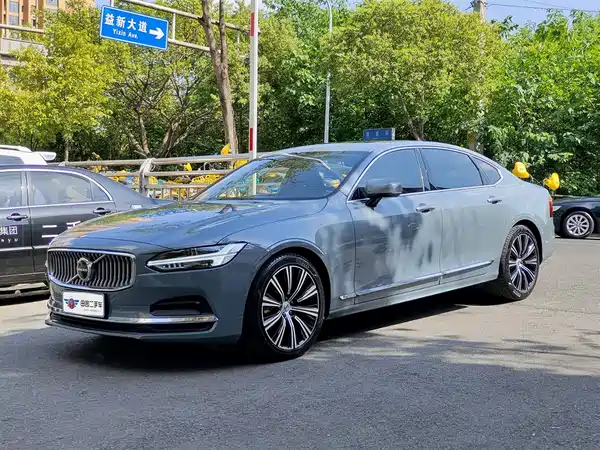 Volvo S90 2022