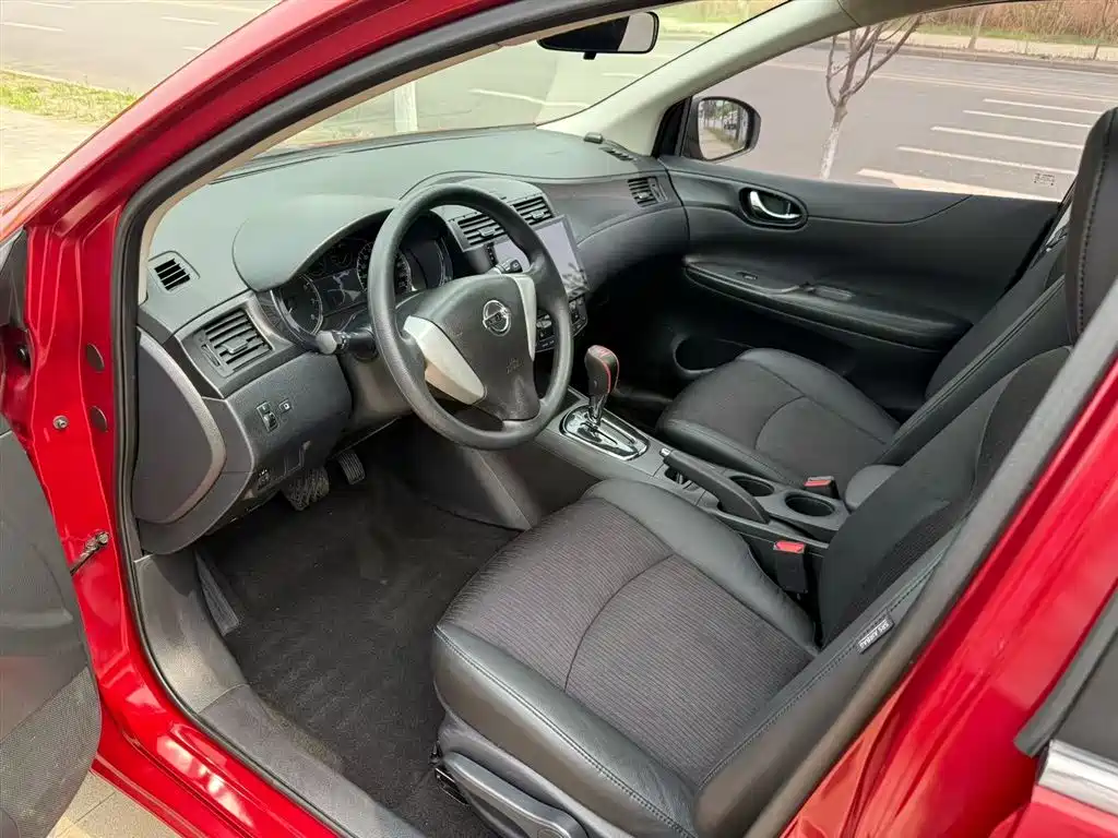 Nissan Tiida 2015 — фото 13