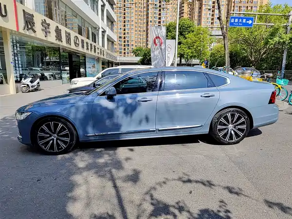 Volvo S90 2022