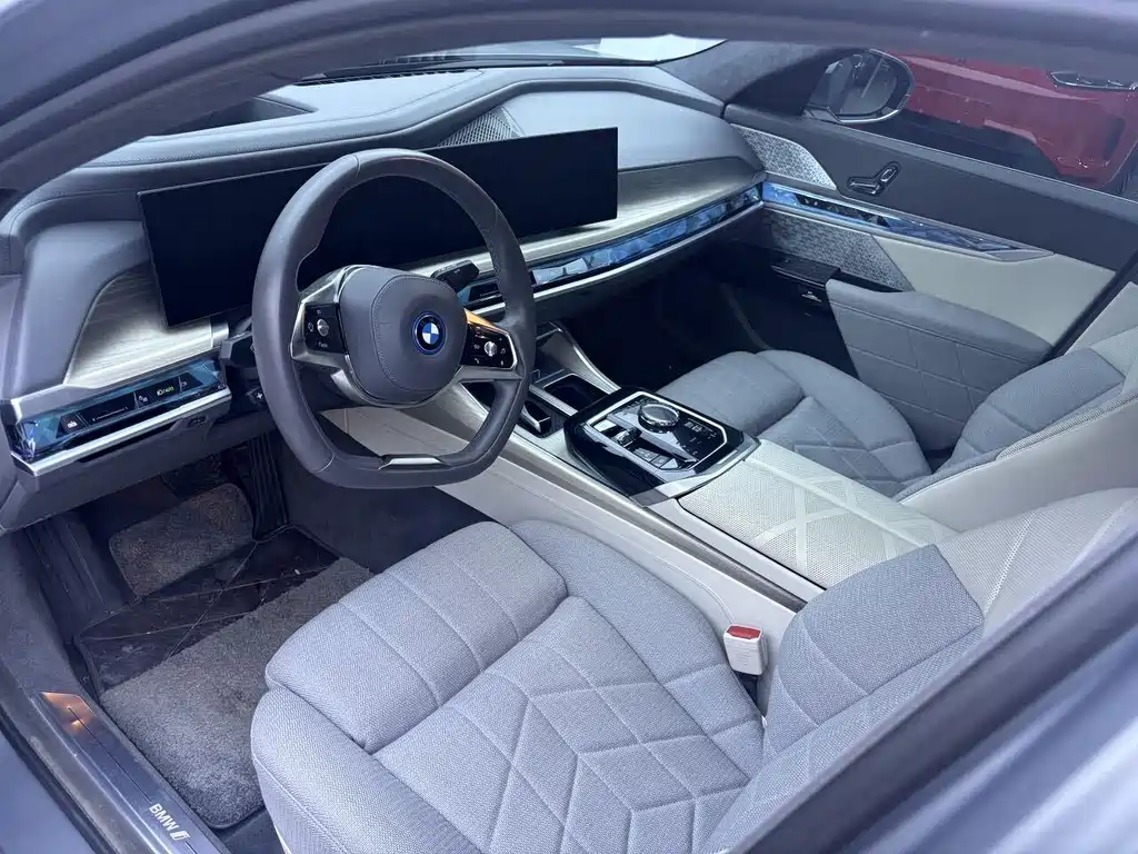 BMW i7 2024 — фото 11