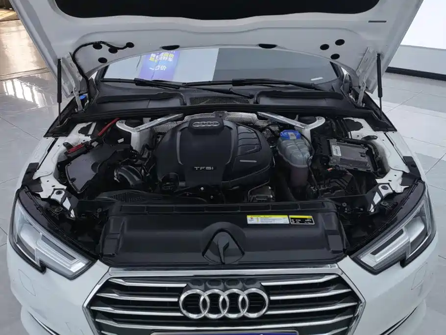 Audi A4L 2018 — фото 10