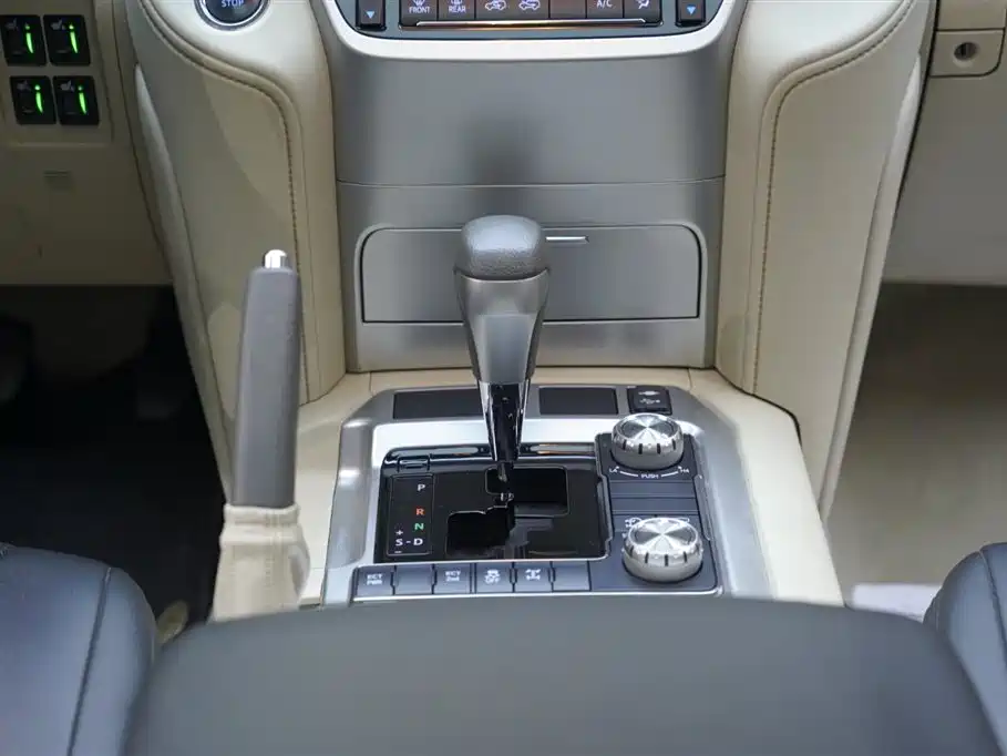 Toyota Land Cruiser 2019 — фото 23