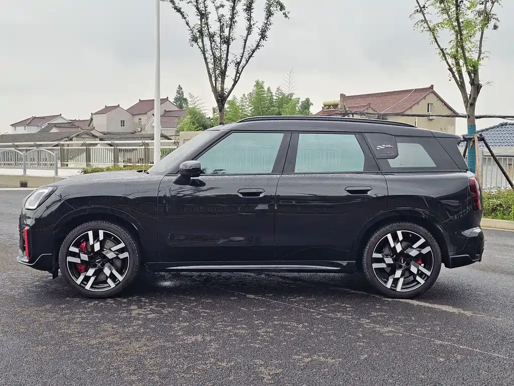 MINI JCW Countryman 2024 — фото 14