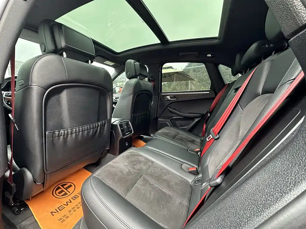 Porsche Macan 2020 — фото 10