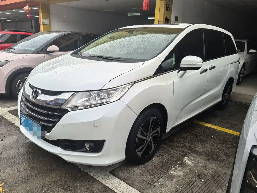 Honda Odyssey 2017 — фото 1