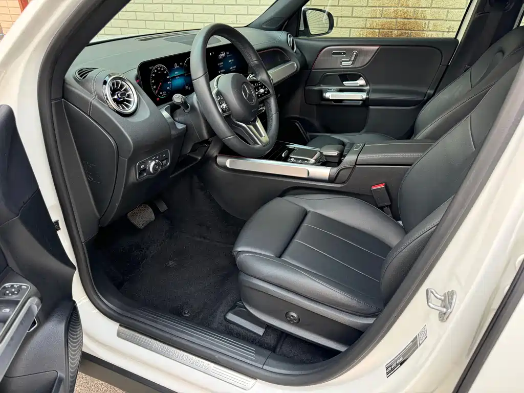 Mercedes-Benz EQB 2023