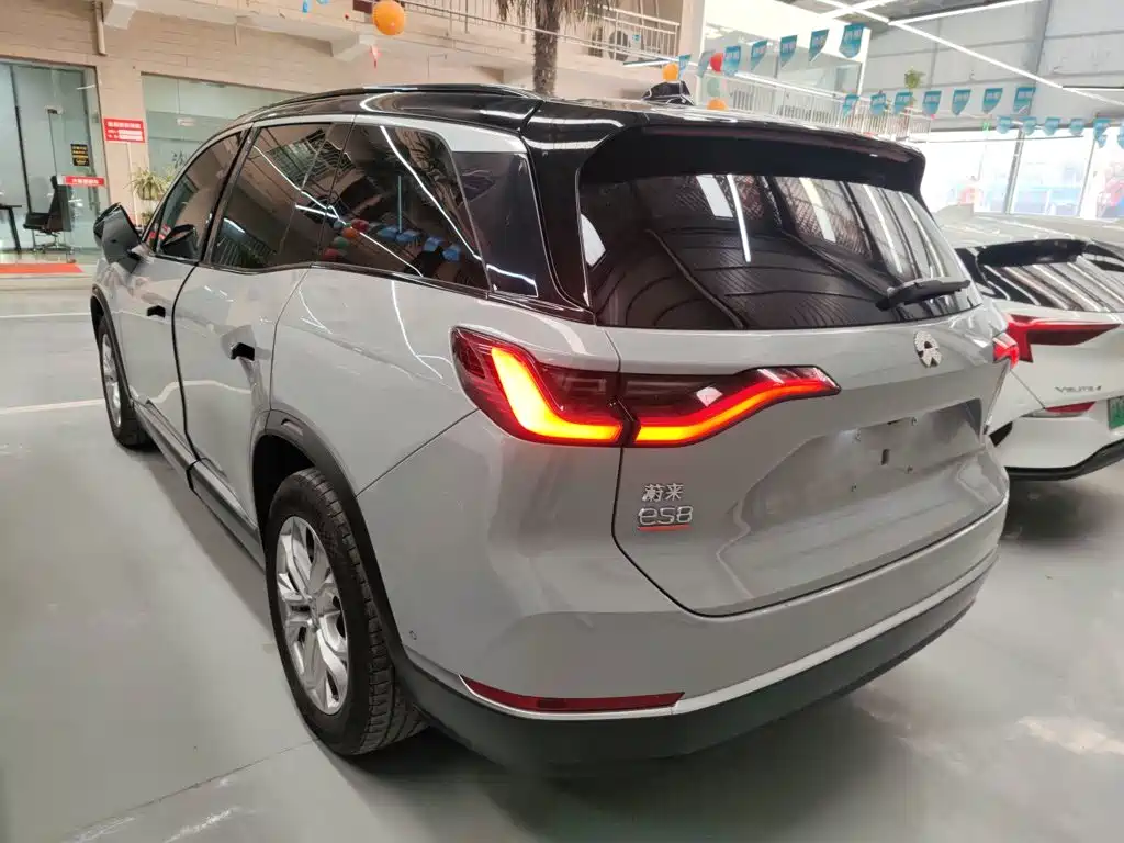 NIO ES8 2022
