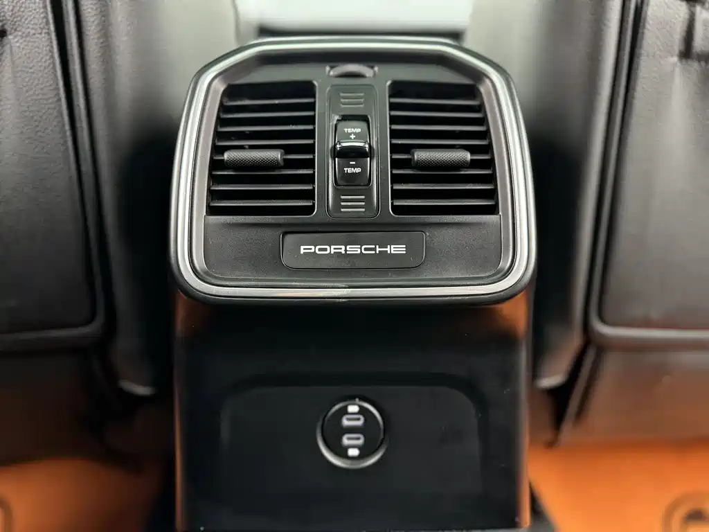 Porsche Macan 2020 — фото 14