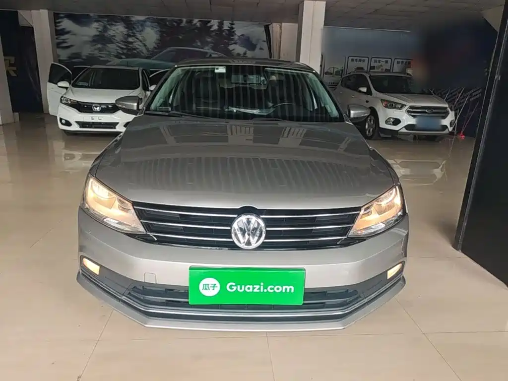 Volkswagen Sagitar 2018