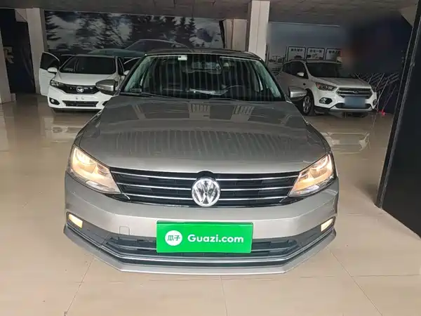 Volkswagen Sagitar 2018
