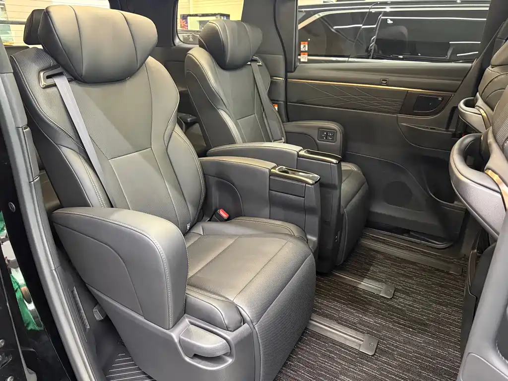 Toyota Alphard 2026 — фото 8