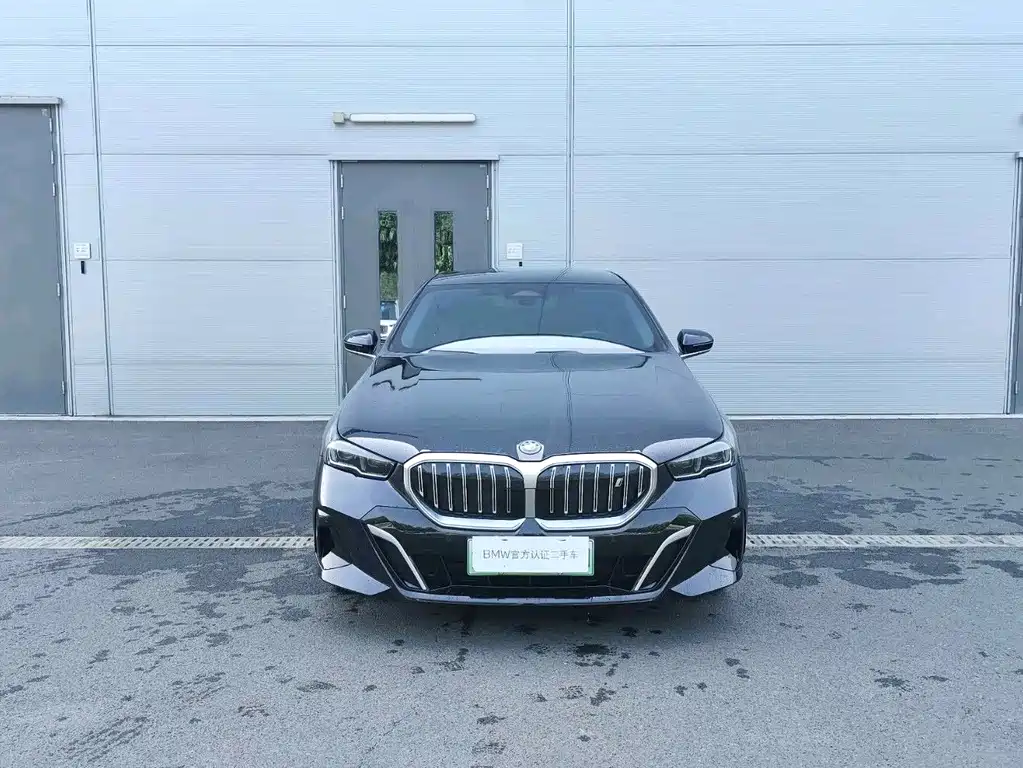 BMW i5 2025 — фото 3