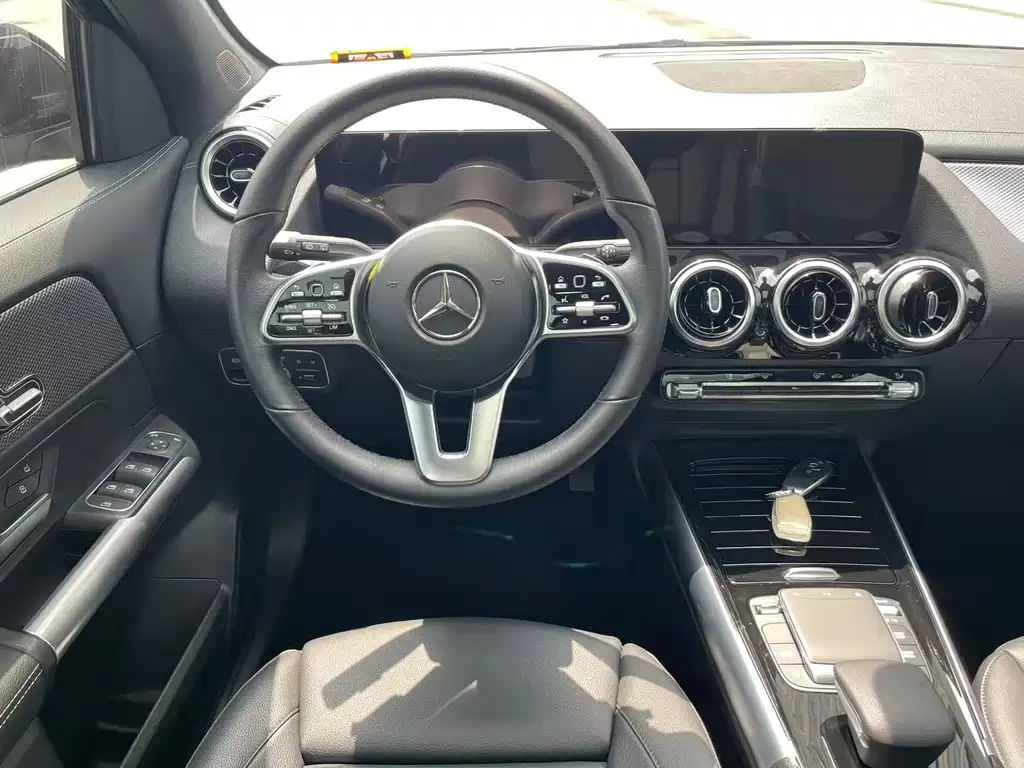 Mercedes-Benz GLA 2023 — фото 12