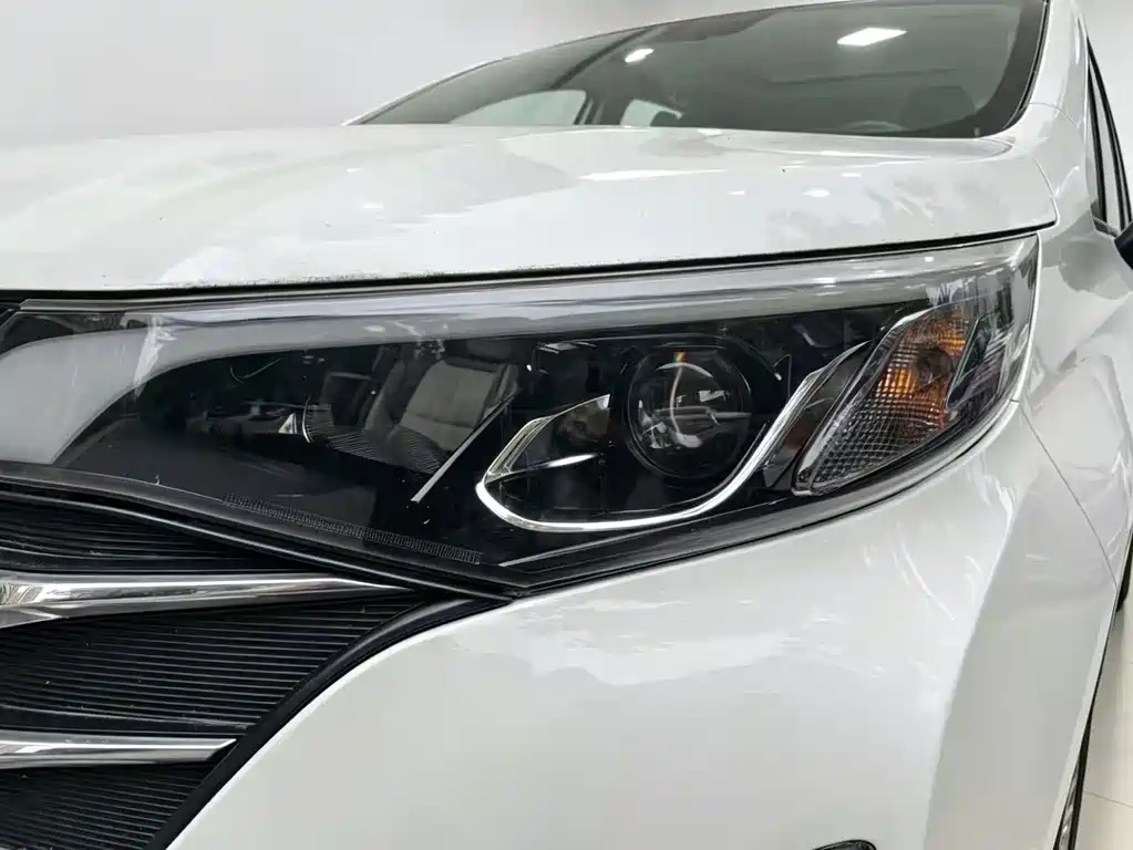 GAC Motor Trumpchi M6 2020 — фото 4