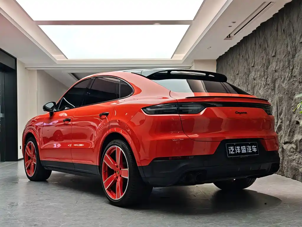 Porsche Cayenne 2021 — фото 19