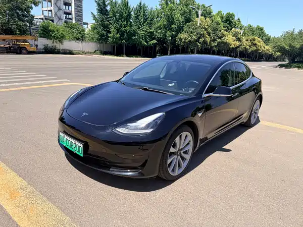 Tesla Model 3 2020