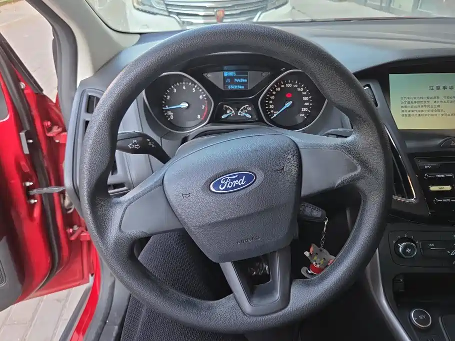 Ford Focus 2017 — фото 15