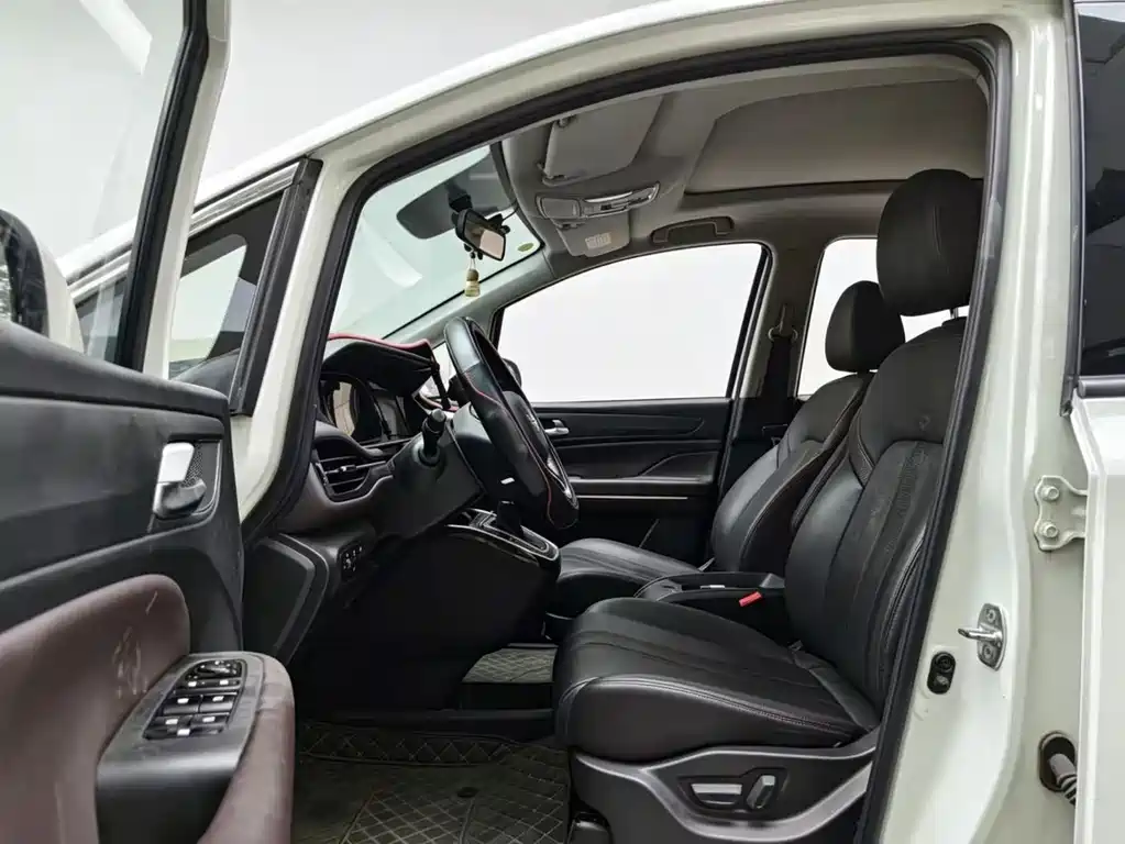 GAC Motor Trumpchi M6 2020 — фото 11