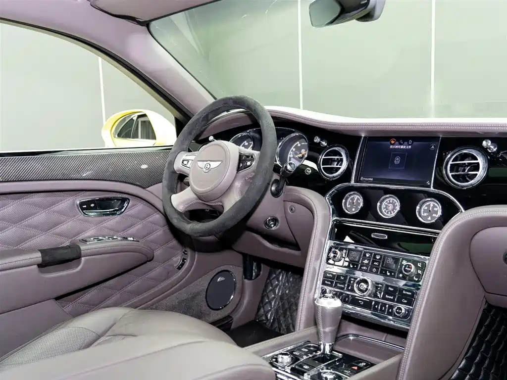 Bentley Mulsanne 2020 — фото 16