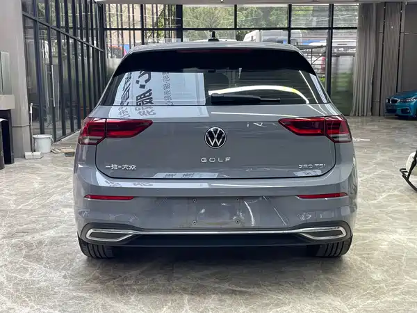 Volkswagen Golf 2021