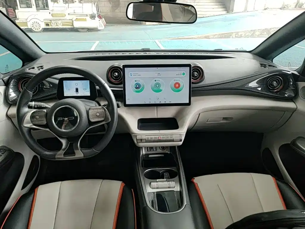 BYD Dolphin 2022 — фото 10