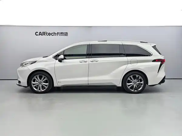 Toyota Sienna 2024