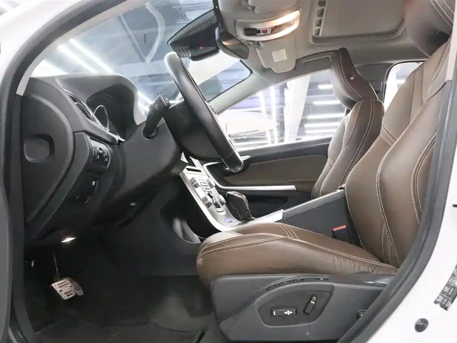 Volvo S60 PHEV 2018 — фото 12