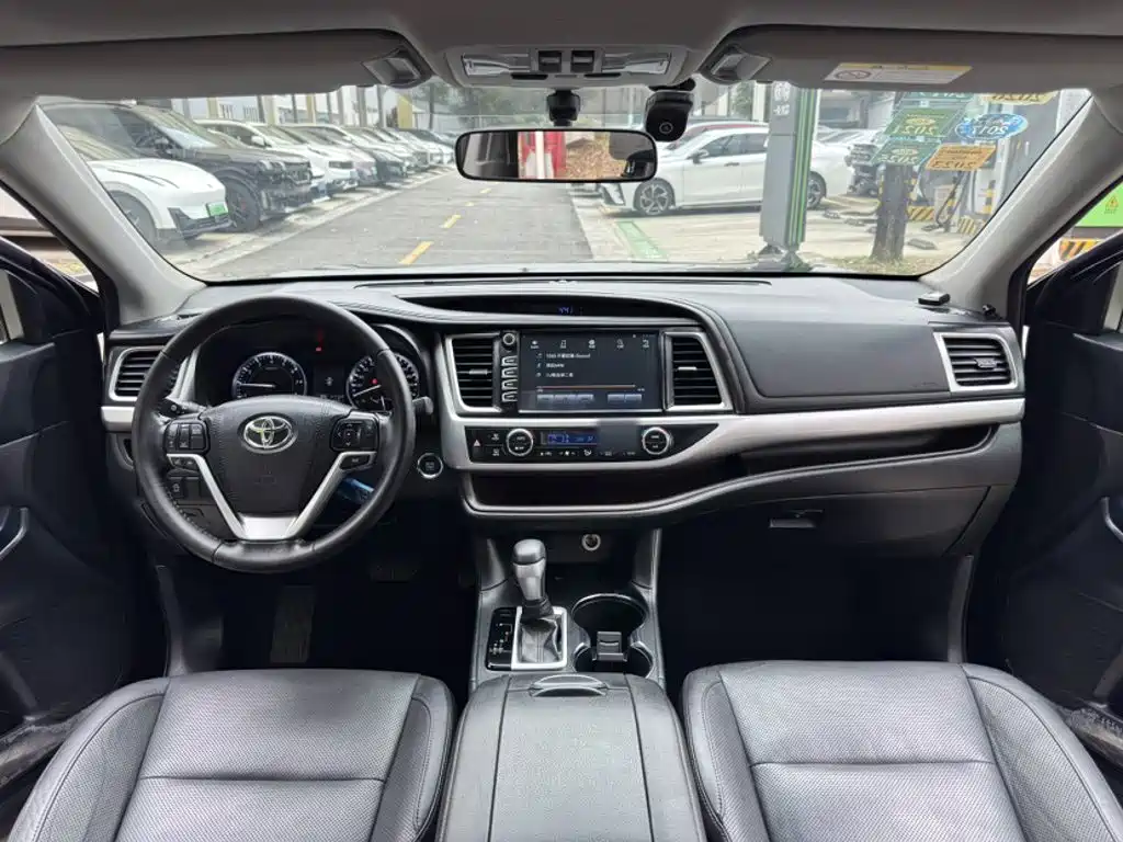 Toyota Highlander 2015 — фото 15